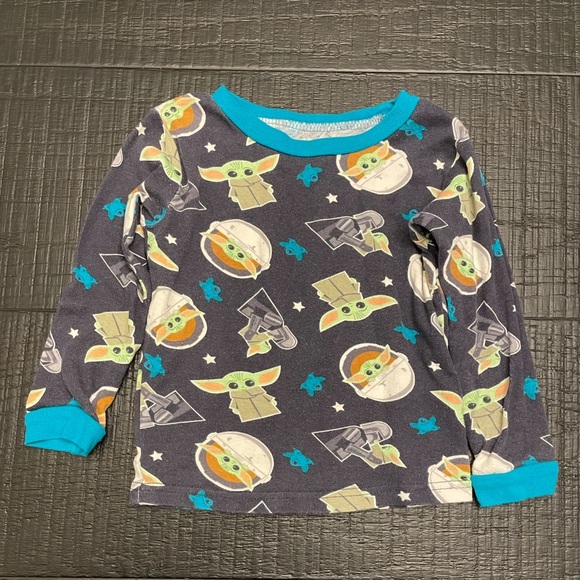 🤎EUC Star Wars Long Sleeve Pajama Top 4T 100% Polyester Non/Flame Resistant - Picture 2 of 5